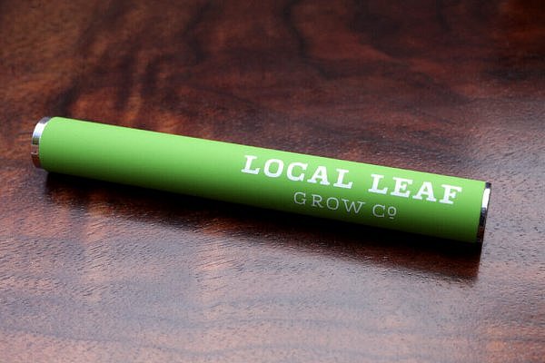 custom-vape-pen-baterry-local-leaf